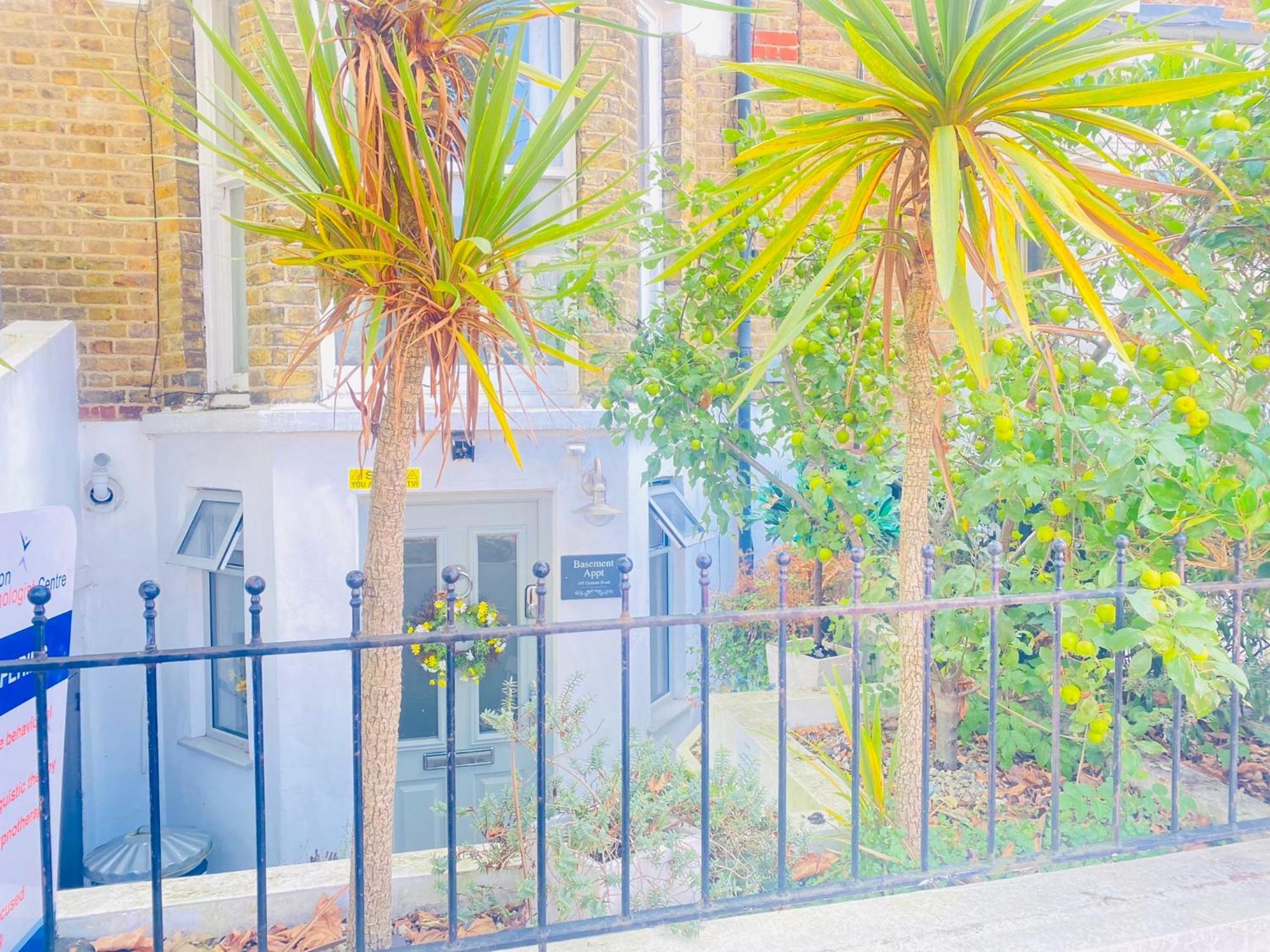 런던 Stunning, Stylish Garden Flat In The Heart Of Wimbledon 아파트 외부 사진