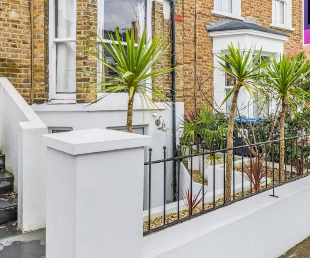 런던 Stunning, Stylish Garden Flat In The Heart Of Wimbledon 아파트 외부 사진